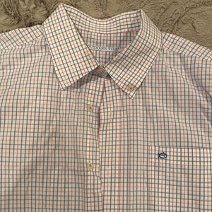 Southern Tide XL dress shirt. Excellent used condition. No rips holes or stains